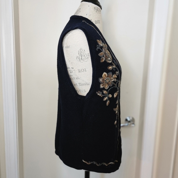 90s Embroidered Sleeveless Knit Cardigan Vest - Picture 3 of 12